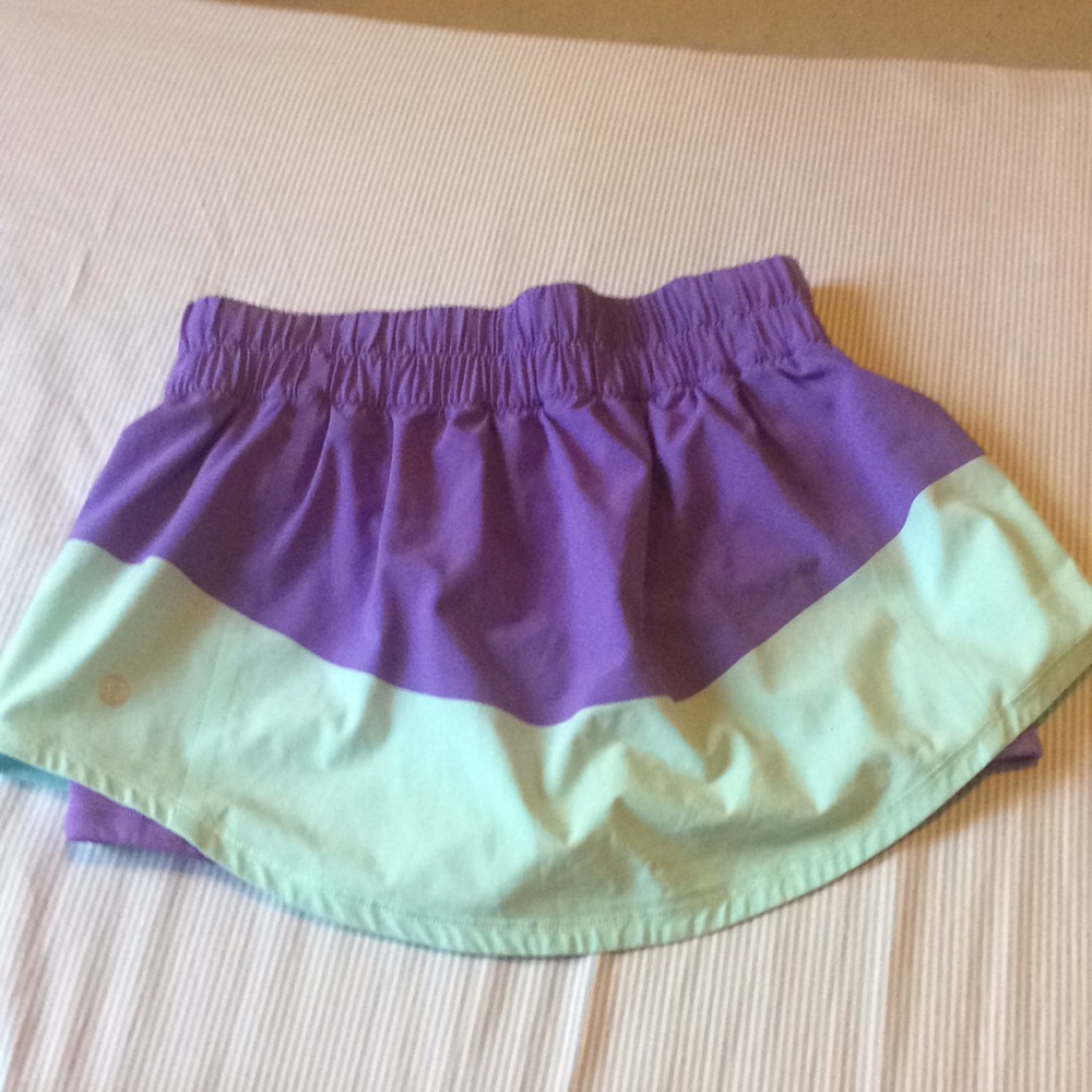 Lululemon - Picture 2 of 4